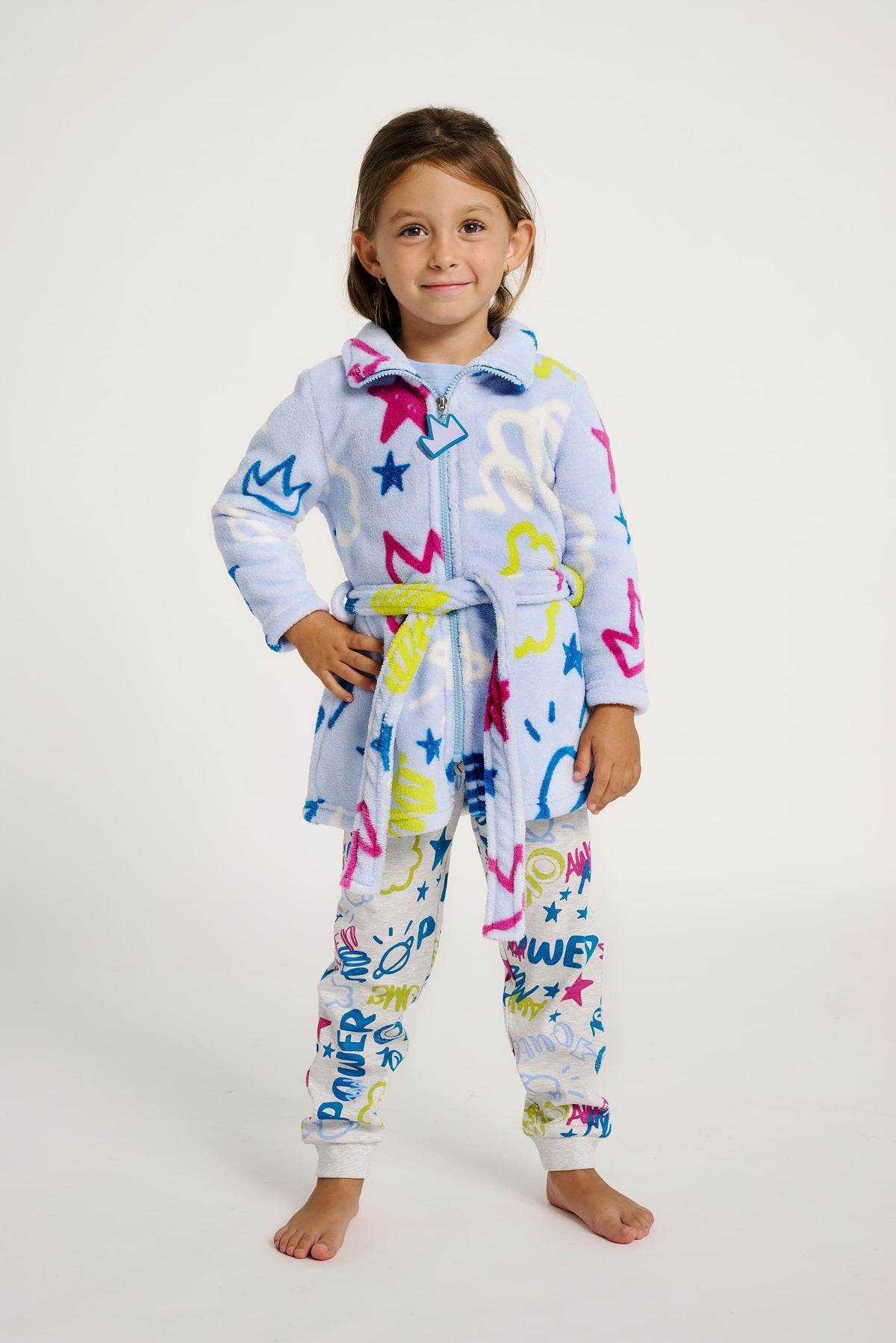 8031001-1-bata-infantil-estampado-estrellas-y-coronas