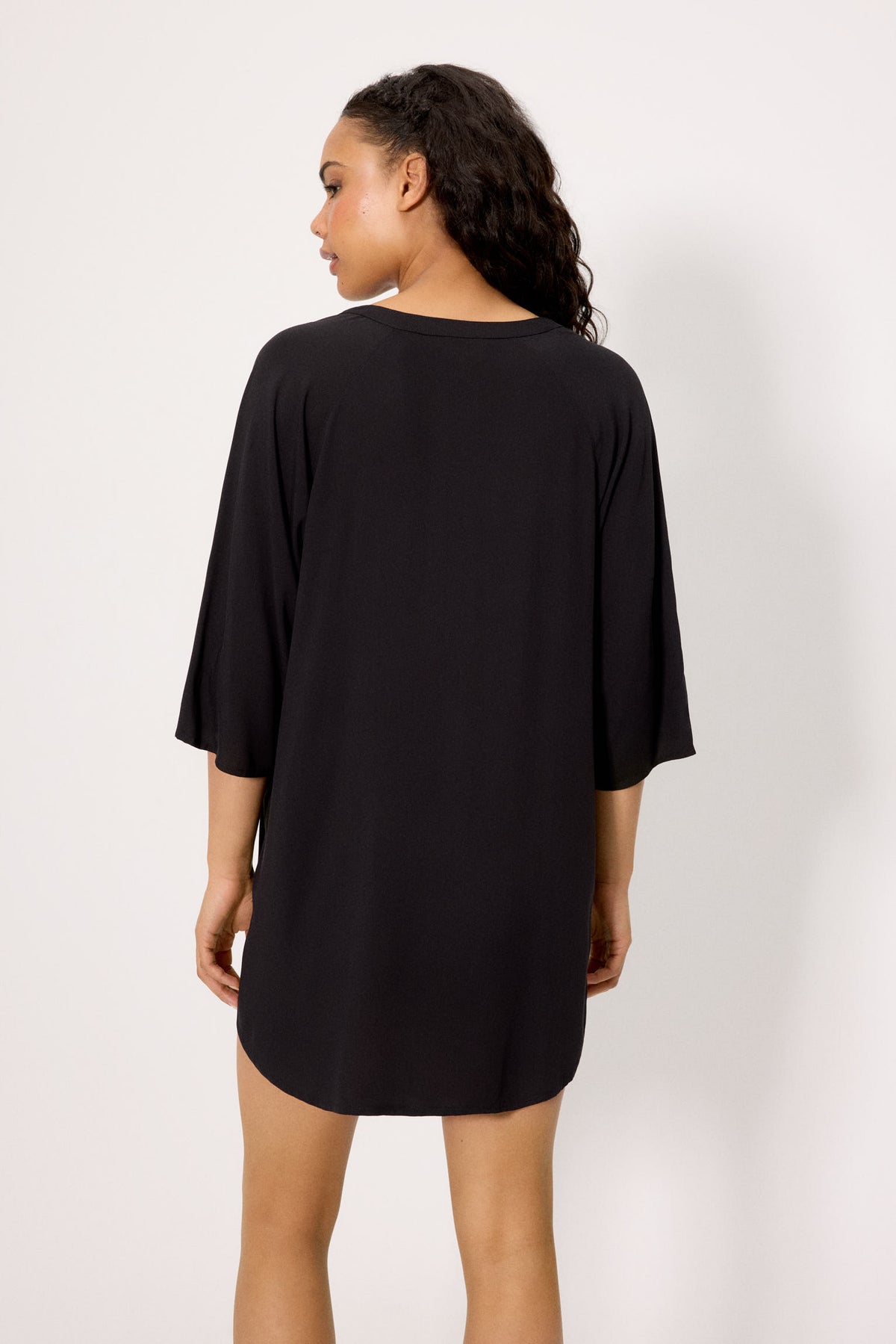 86278-camisa-larga-media-manga-negra
