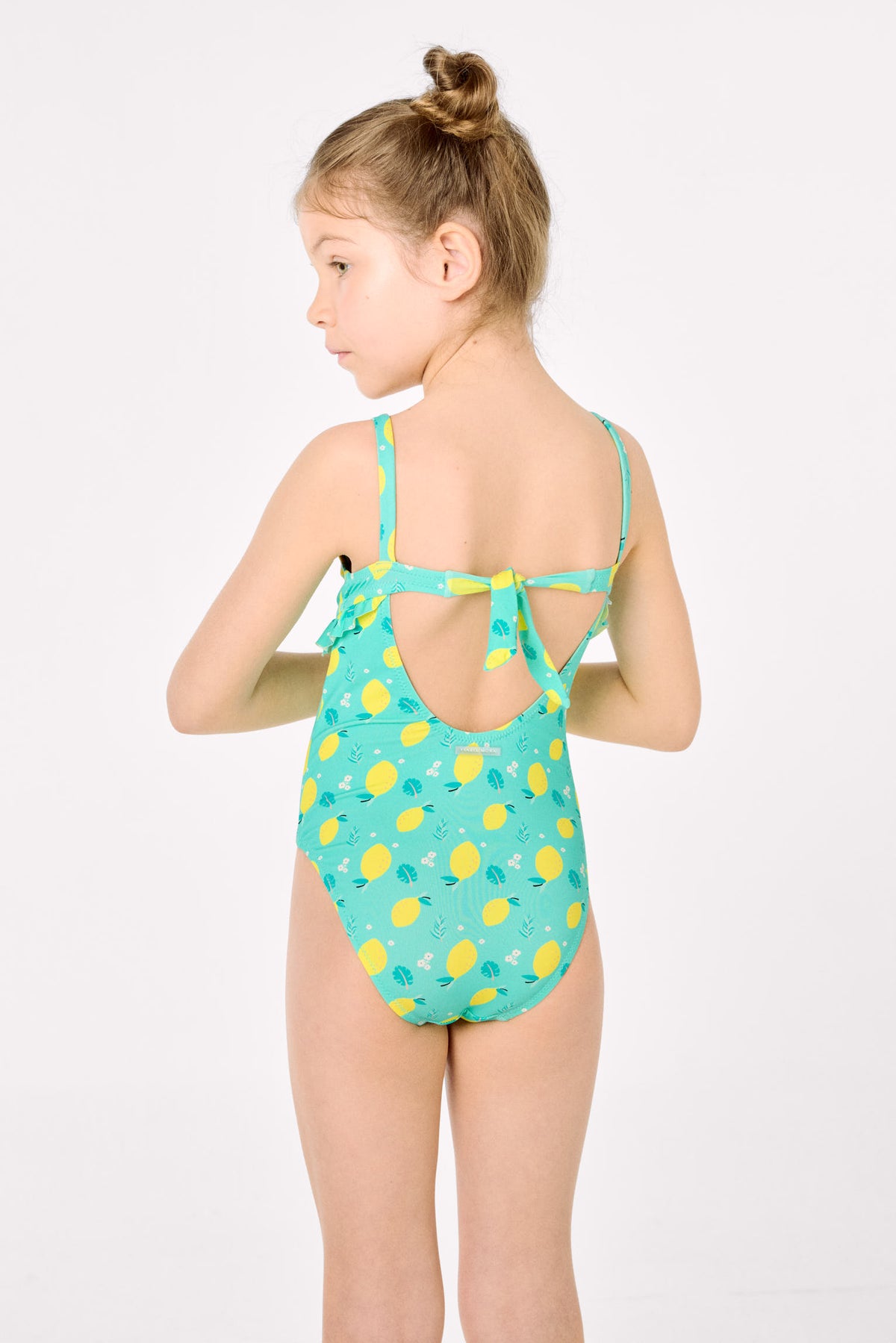 Bañador niña detalle volante estampado limones - Ysabel Mora