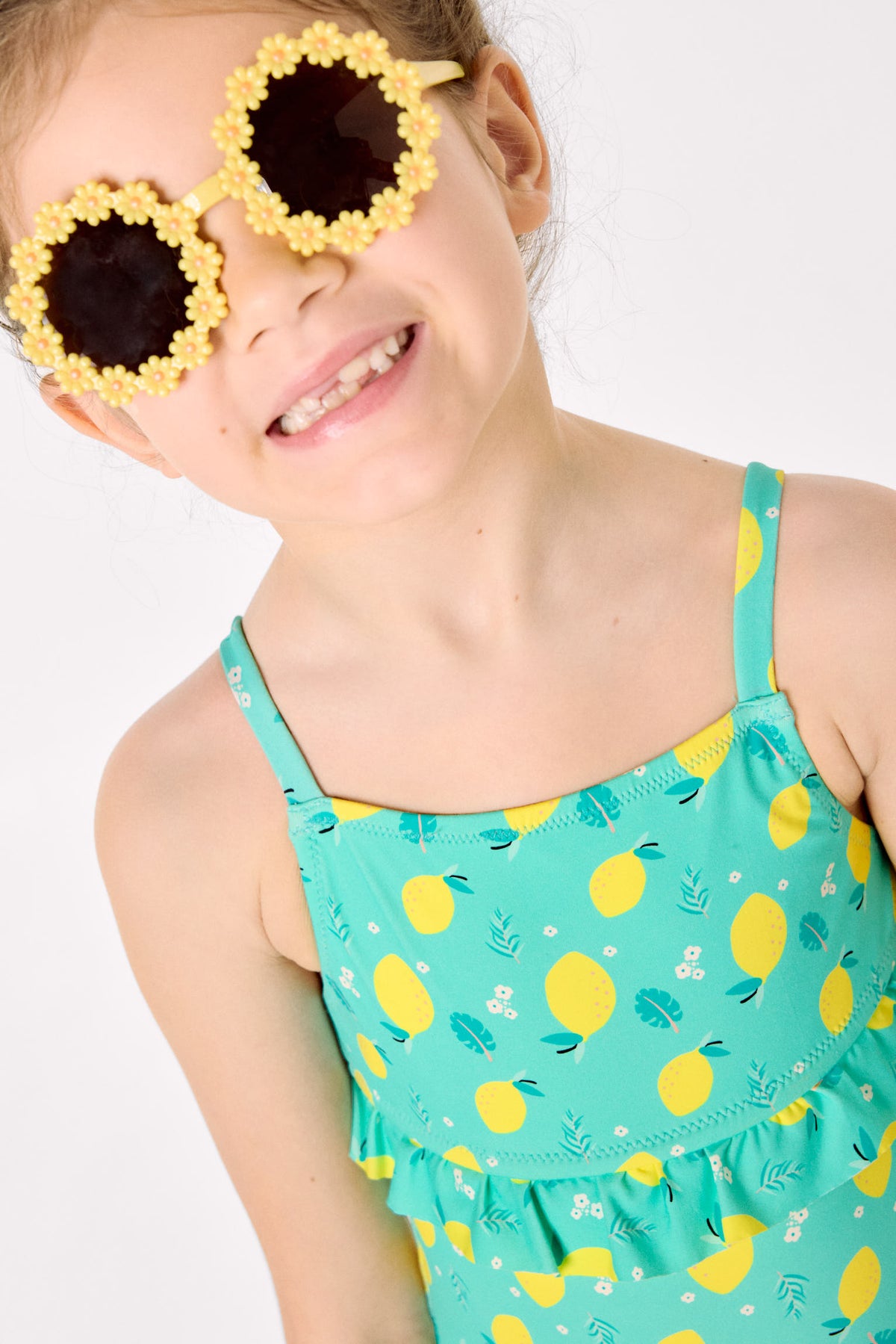 Bañador niña detalle volante estampado limones - Ysabel Mora