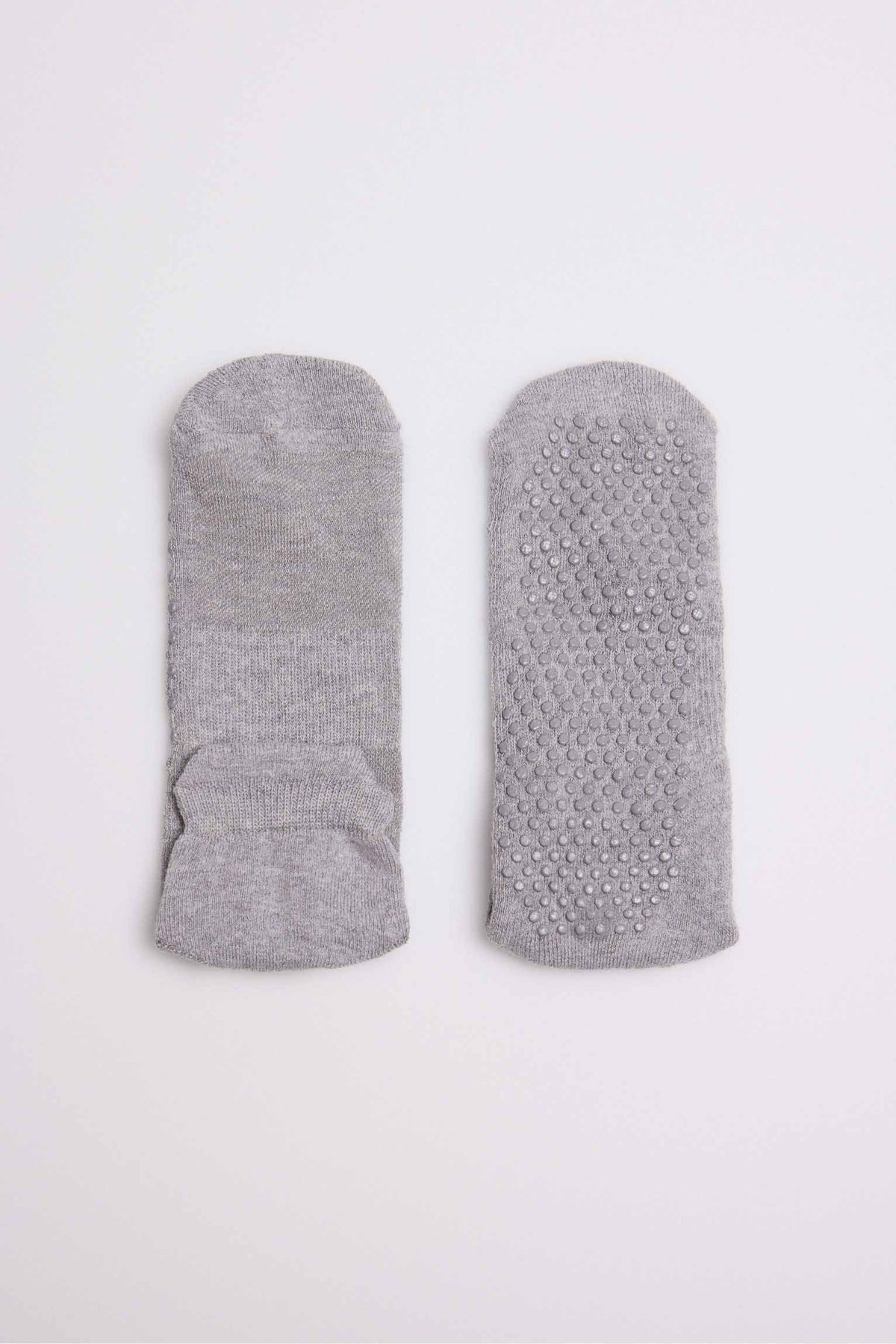 17396-1-calcetines-yoga-pilates-antideslizantes - Gris